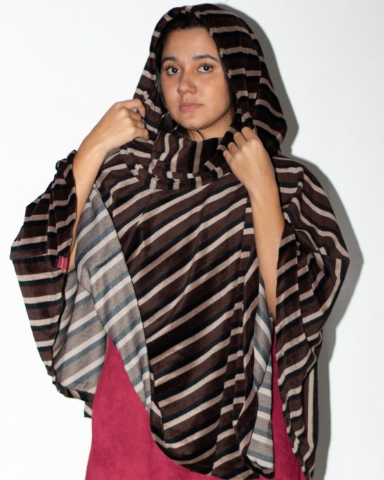 Poncho Saturno Listras Marrom